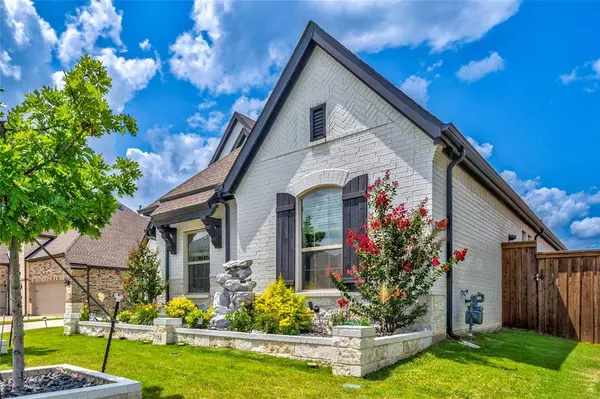 2806 Garrett Drive, Highland Village, TX 75077