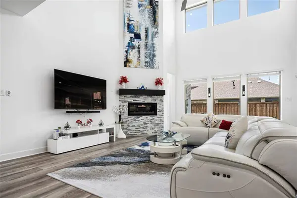 2806 Garrett Drive, Highland Village, TX 75077