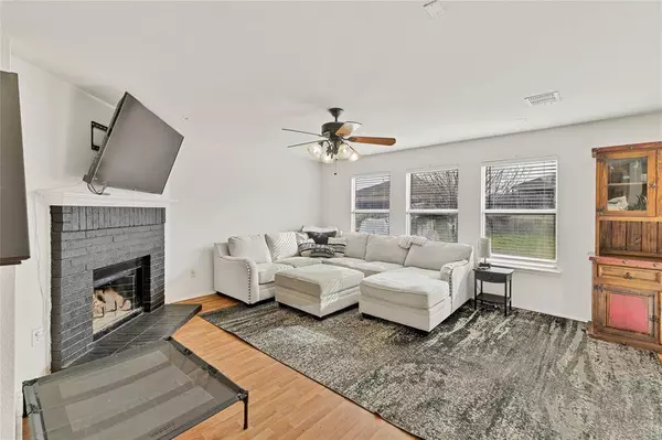 108 Nighthawk Drive, Krum, TX 76249