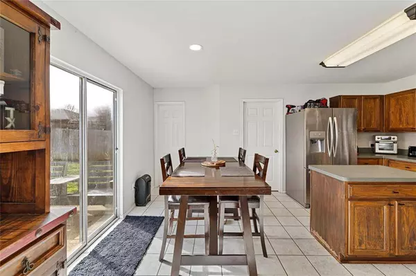 108 Nighthawk Drive, Krum, TX 76249