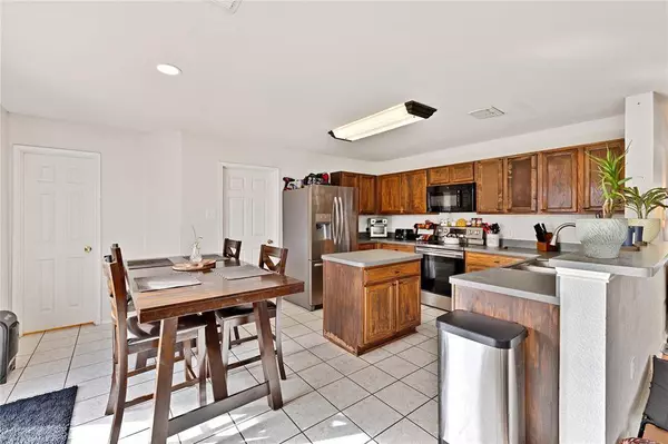 108 Nighthawk Drive, Krum, TX 76249