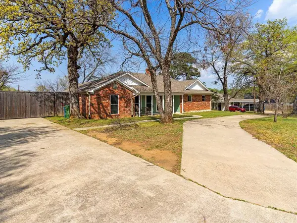 603 Carlisle Drive, Lake Dallas, TX 75065