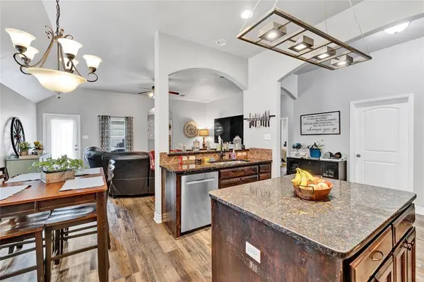 15 Bluebird Lane, Sanger, TX 76266