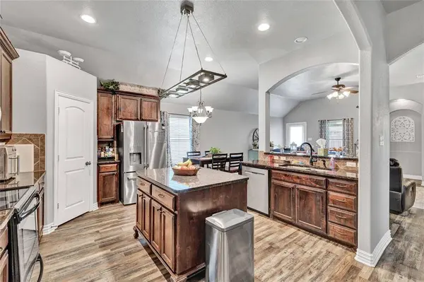 15 Bluebird Lane, Sanger, TX 76266