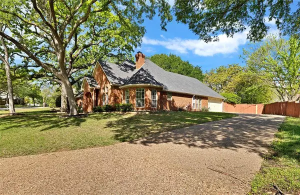 410 Longfellow Drive, Highland Village, TX 75077