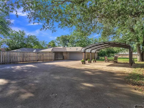 7 Hickory Street, Hickory Creek, TX 75065