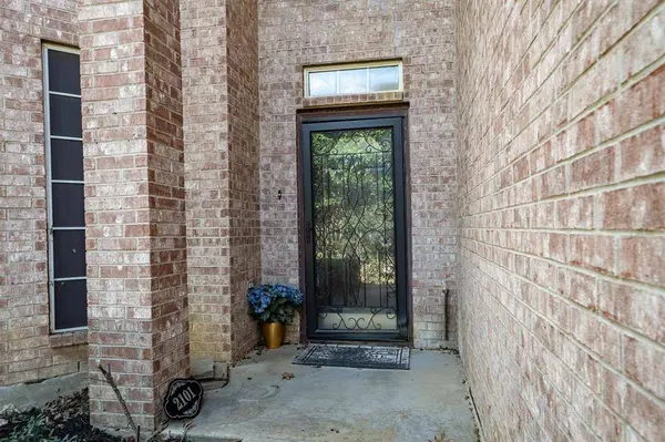 2101 Newport Drive, Flower Mound, TX 75028