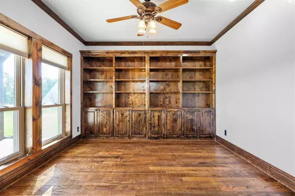 400 Muir Road, Sanger, TX 76266