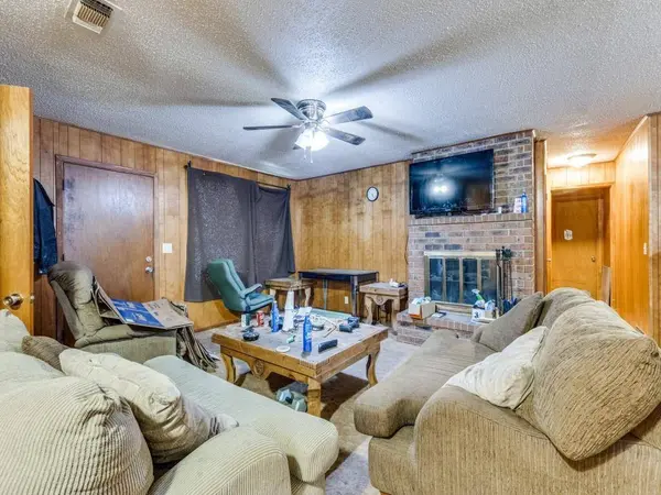 500 S Hovey Street, Chico, TX 76431