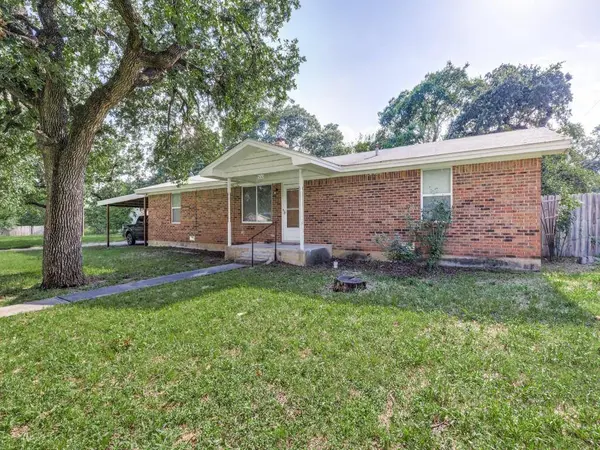 500 S Hovey Street, Chico, TX 76431