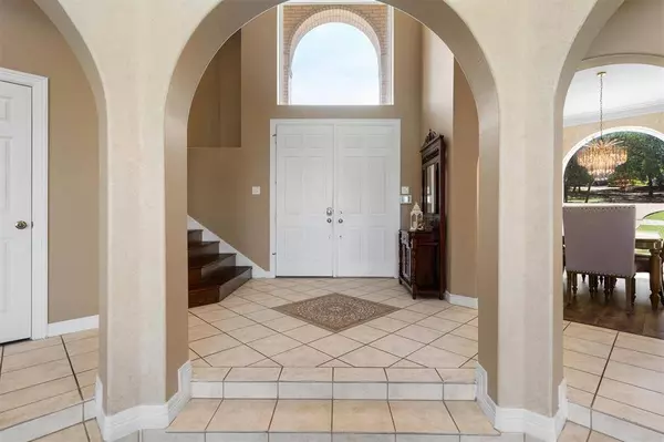 420 Rolling Oaks Ridge, Cedar Hill, TX 75104