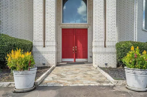 420 Rolling Oaks Ridge, Cedar Hill, TX 75104