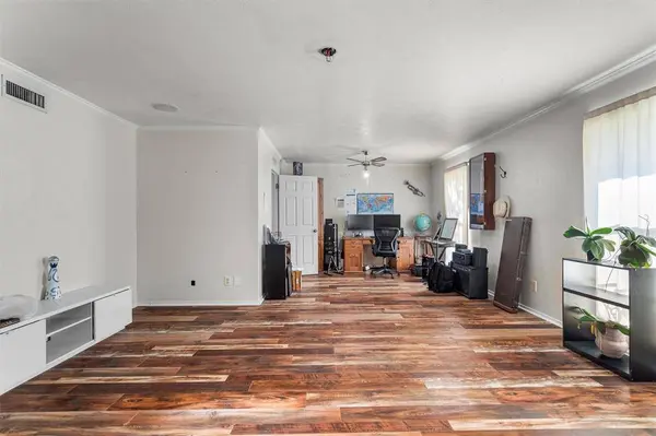 4333 Woodbluff Drive, Mesquite, TX 75150