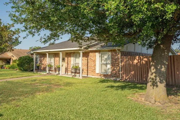 4333 Woodbluff Drive, Mesquite, TX 75150