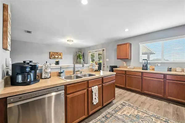 328 Broken Bow, Krum, TX 76249