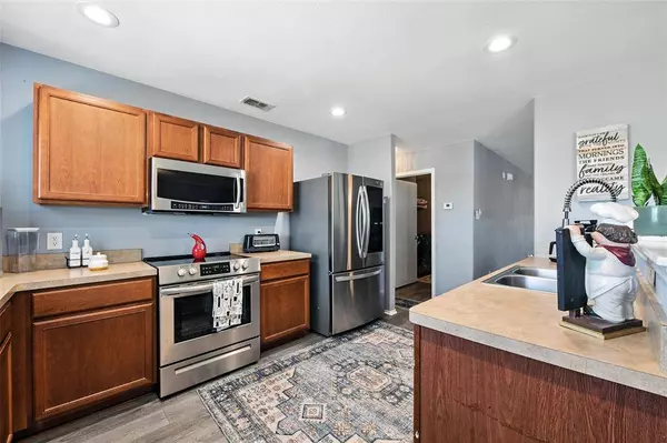 328 Broken Bow, Krum, TX 76249