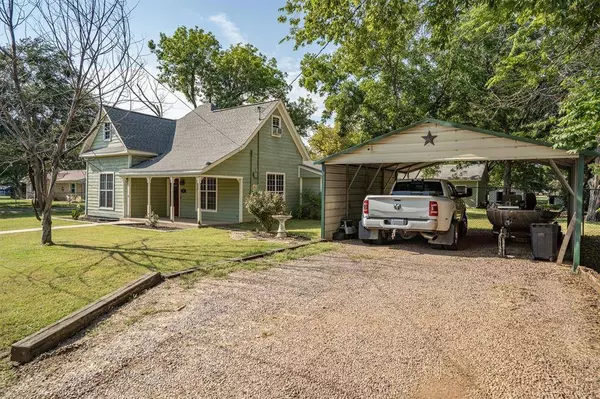 801 E Main Street, Tioga, TX 76271