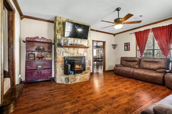 801 E Main Street, Tioga, TX 76271