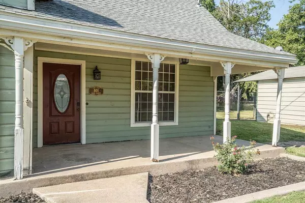 801 E Main Street, Tioga, TX 76271