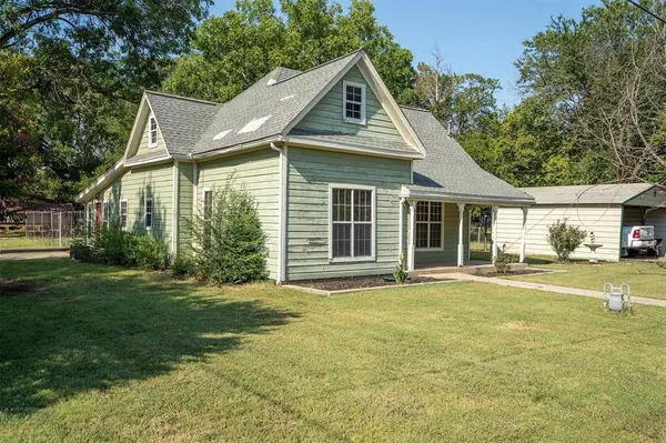 801 E Main Street, Tioga, TX 76271