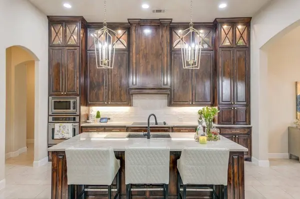 504 Savannah Drive, Ovilla, TX 75154