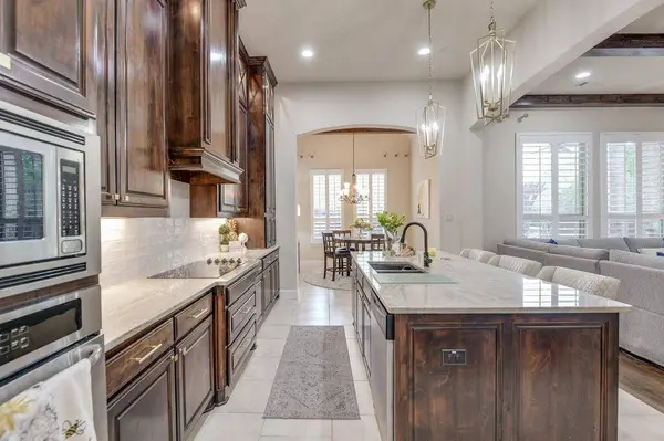 504 Savannah Drive, Ovilla, TX 75154