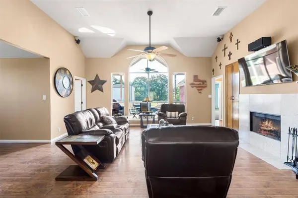 613 Charyl Lynn Drive, Argyle, TX 76226