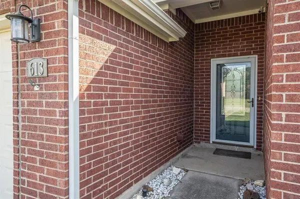 613 Charyl Lynn Drive, Argyle, TX 76226