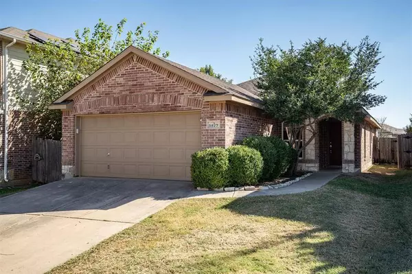 5817 Parkview Hills Lane, Fort Worth, TX 76179