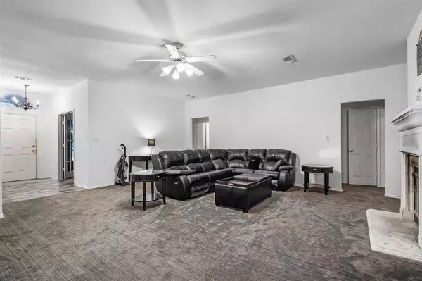 2713 Hilcroft Avenue, Denton, TX 76210