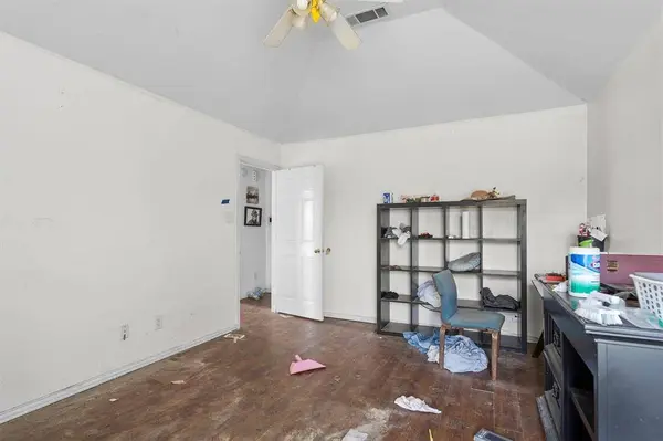 1937 E Spring Creek Road, Gainesville, TX 76240