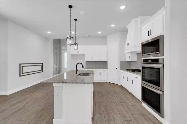 341 Oak Hollow Way, Little Elm, TX 75068