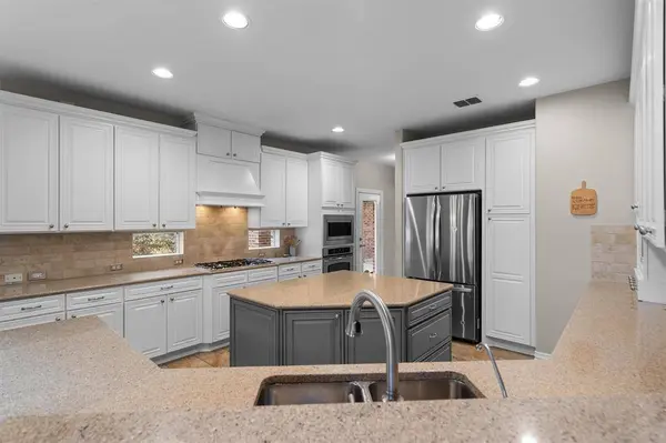 1131 Cahill Way, Shady Shores, TX 76208