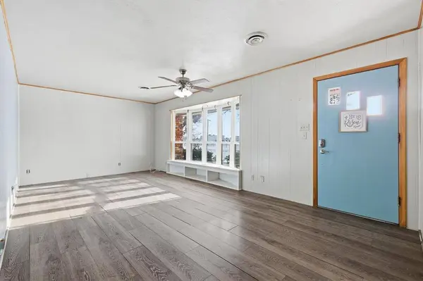 107 N 7th Street, Krum, TX 76249