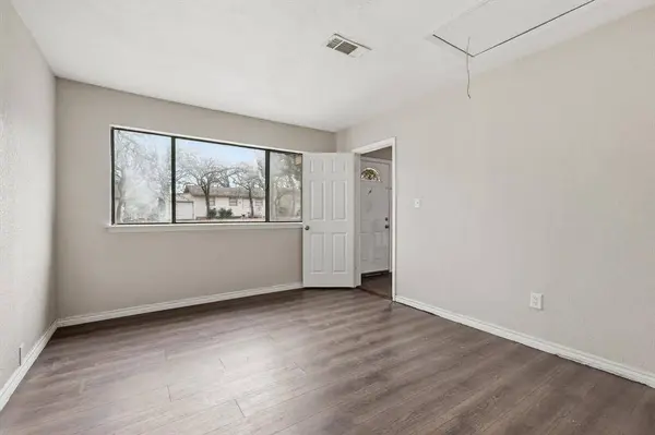 1213 Glenda Drive, Bedford, TX 76022