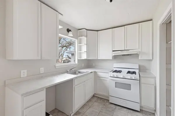 1213 Glenda Drive, Bedford, TX 76022