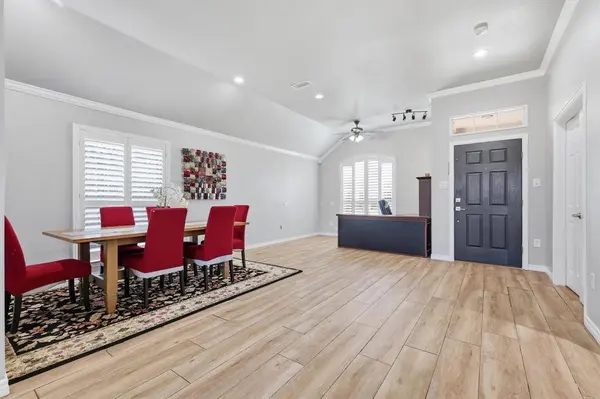 3825 Island Court, Carrollton, TX 75007