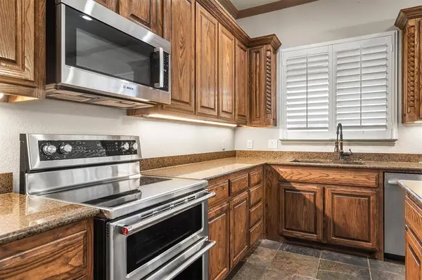 6210 Deer Run Road, Sanger, TX 76266