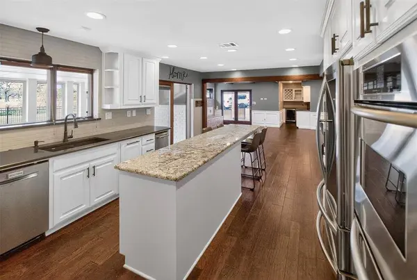 234 Edgewood Drive, Highland Village, TX 75077