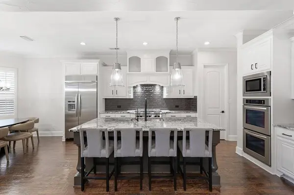 3863 Guinn Gate Drive, Frisco, TX 75034