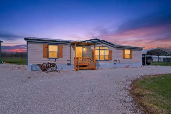 2190 Covey Circle, Sanger, TX 76266