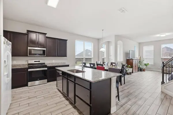 2409 Maple Stream Drive, Fort Worth, TX 76177