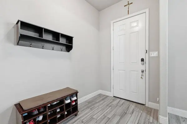 2409 Maple Stream Drive, Fort Worth, TX 76177