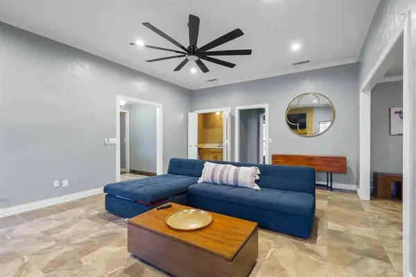 2214 Valley Mill, Carrollton, TX 75006