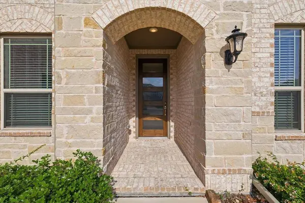 208 Lakewood Lane, Ponder, TX 76259