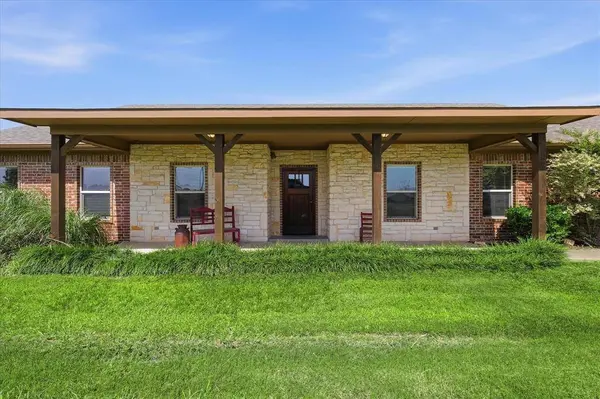 169 Sears Road, Bells, TX 75414