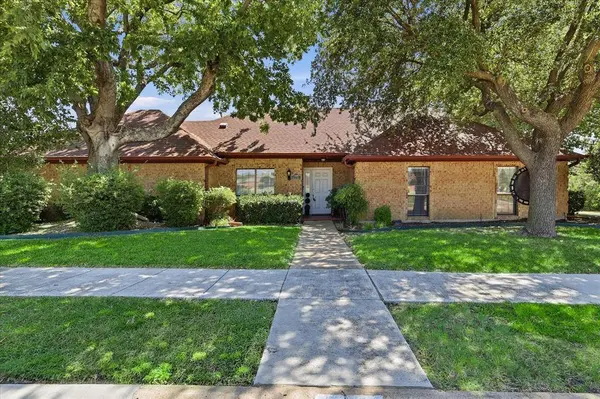 2401 Maverick Drive