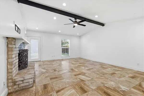 5552 N Colony Boulevard, The Colony, TX 75056
