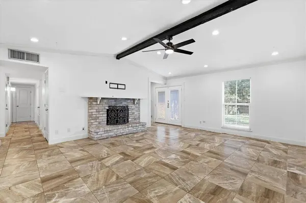 5552 N Colony Boulevard, The Colony, TX 75056