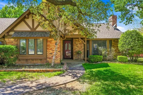 11513 Ridgeview Circle, Fort Worth, TX 76244